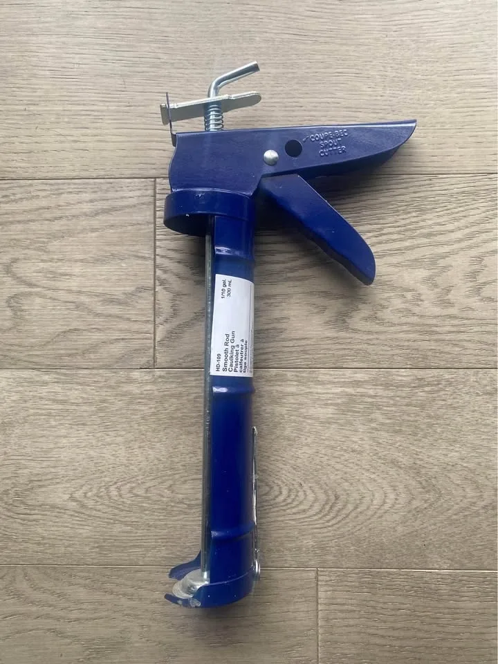 Smooth Rod Caulking Gun