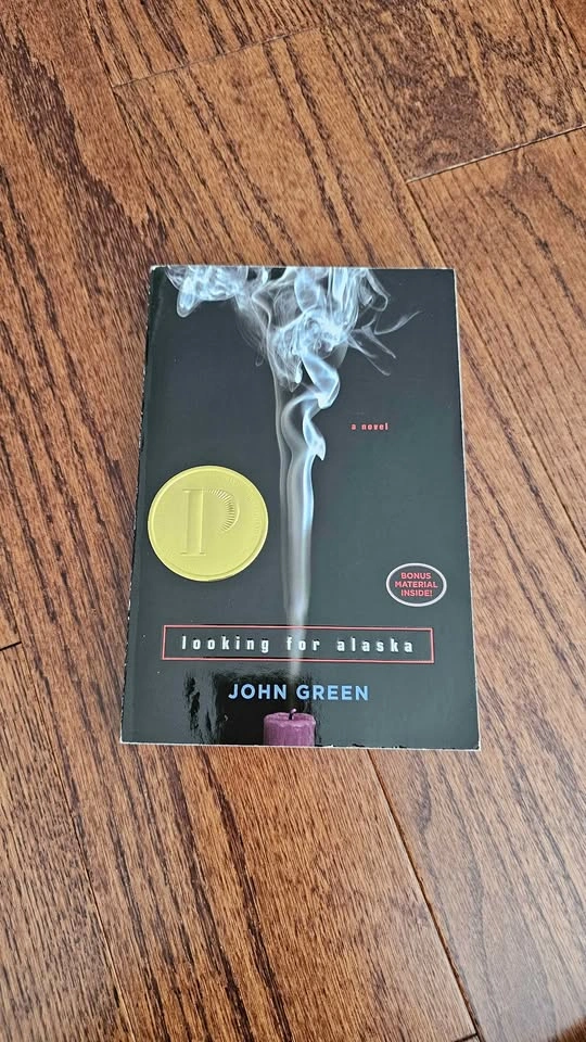 Books: We Were Liars, The Fault In Our Stars, Looking for Alaska - photo 4