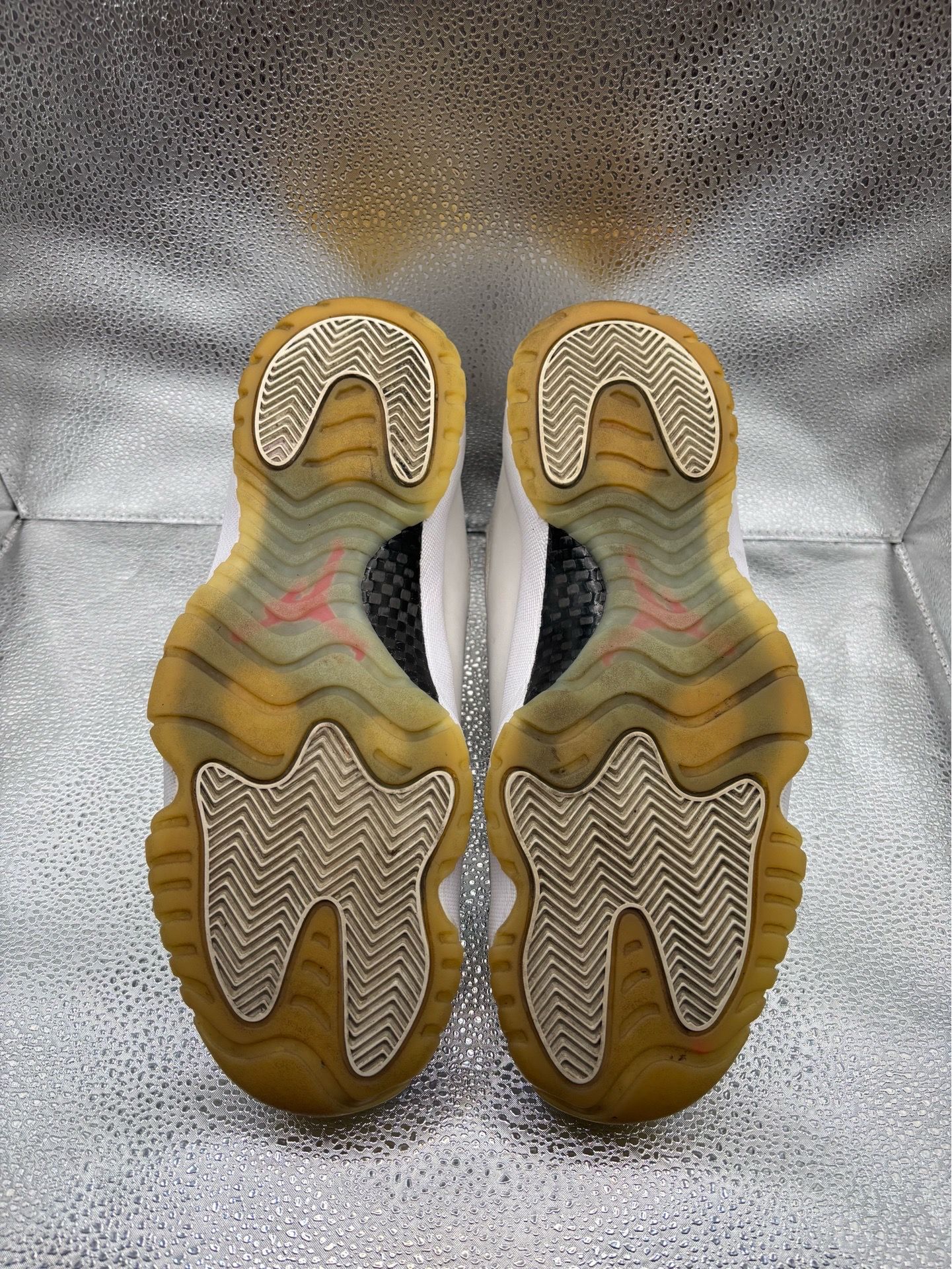 Air Jordan 11 Platinum Tint - photo 3