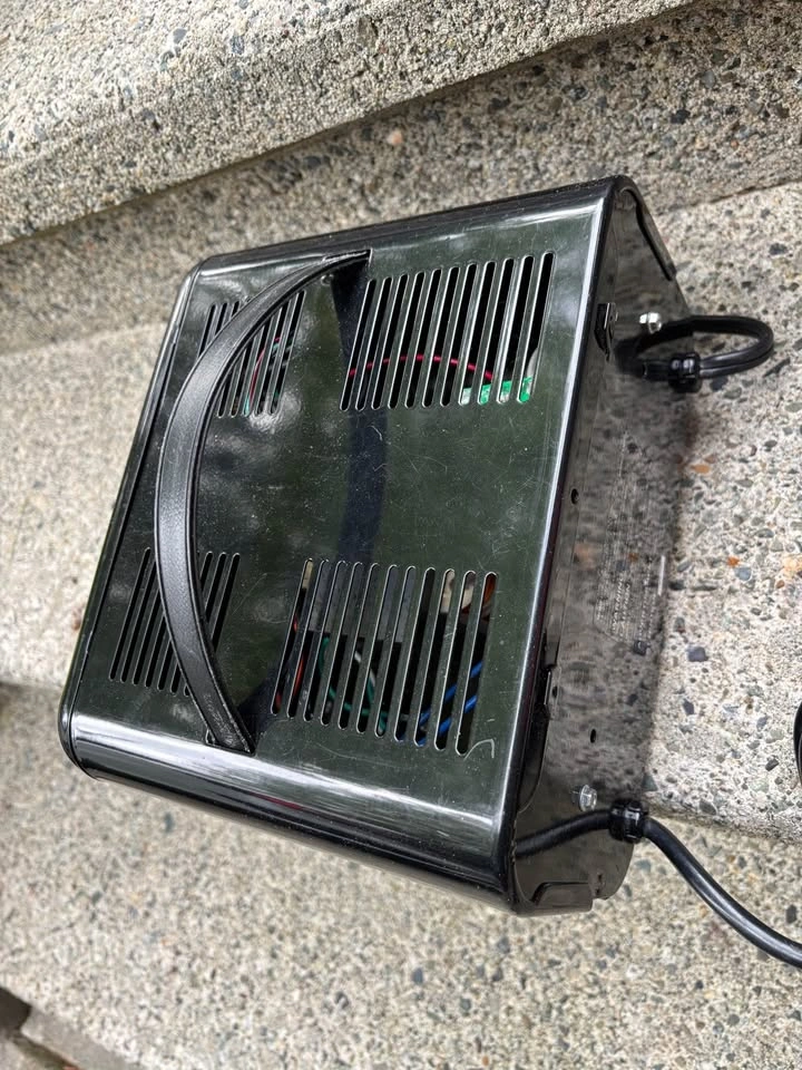 MotoMaster Automatic Battery Charger with Engine Start 75/12/2 A - photo 4