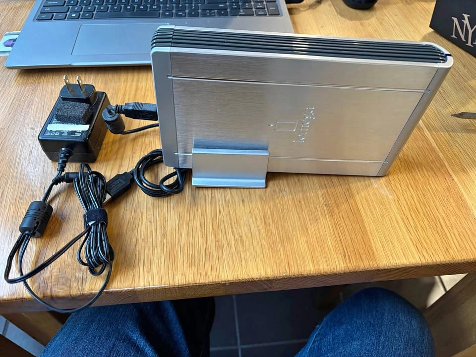 Iomega MDHD500-UE External Hard Drive Enclosure 500gb