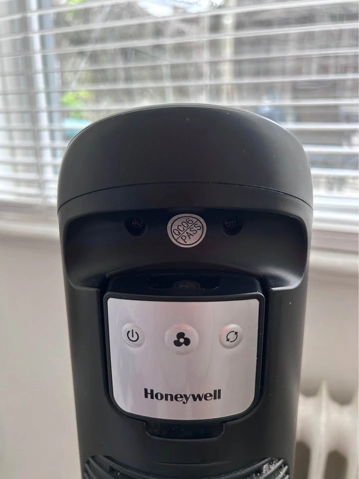 Honeywell QuietSet Tower Fan - photo 3