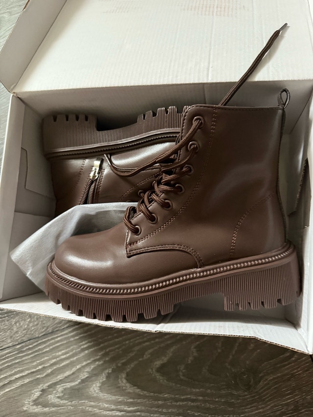 Brown combat boots, size 6