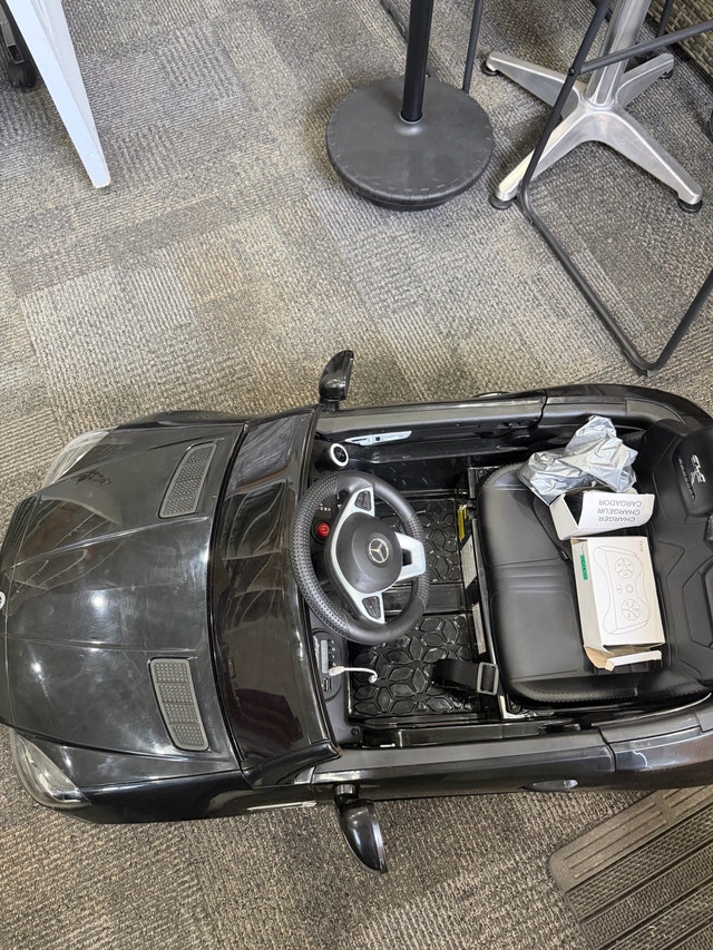 Black Mercedes-Benz SLC 300 Kids Ride-On Car - photo 2