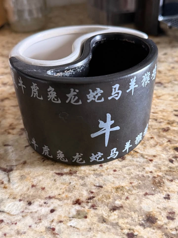 Yin Yang Plant Pots- Chinese Zodiac Design - photo 4