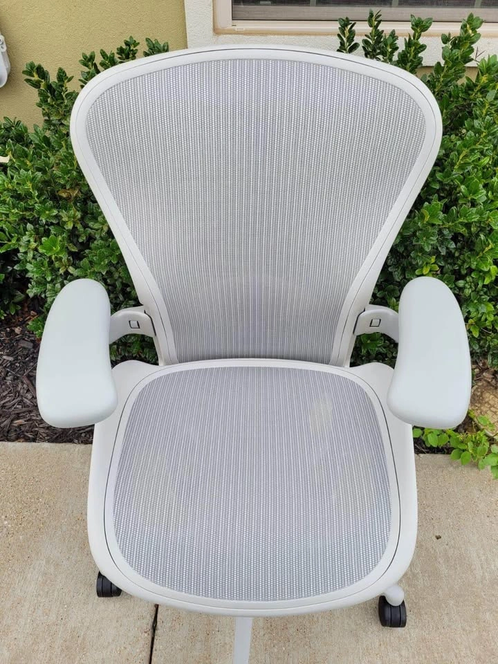 Herman Miller Aeron Office Chair - Mineral (Size B) - Brand New - photo 2