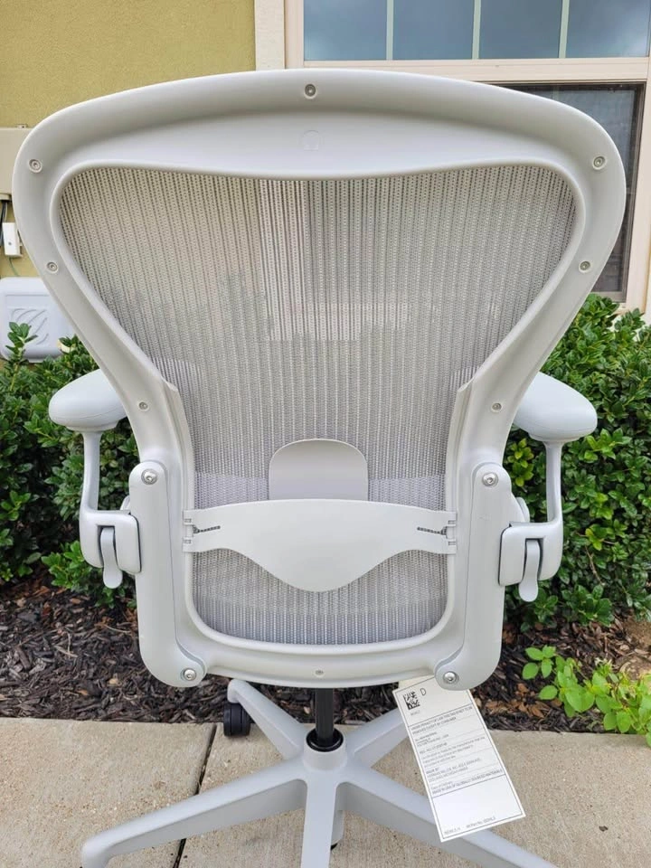 Herman Miller Aeron Office Chair - Mineral (Size B) - Brand New - photo 5