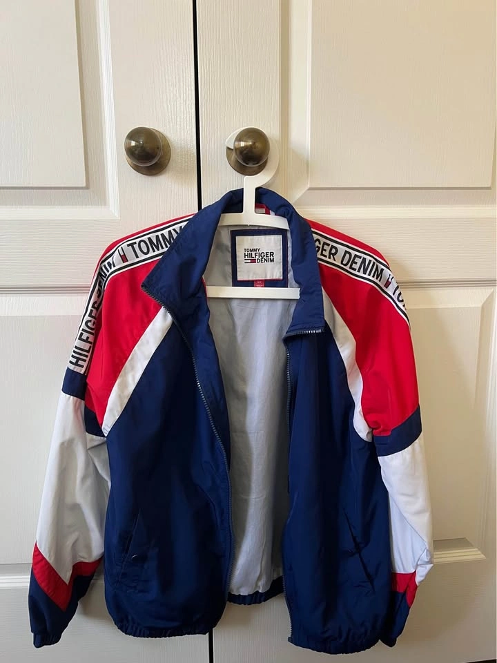 3 Jackets: Tommy Hilfiger (2 Small), Zara Denim (Medium) - photo 4