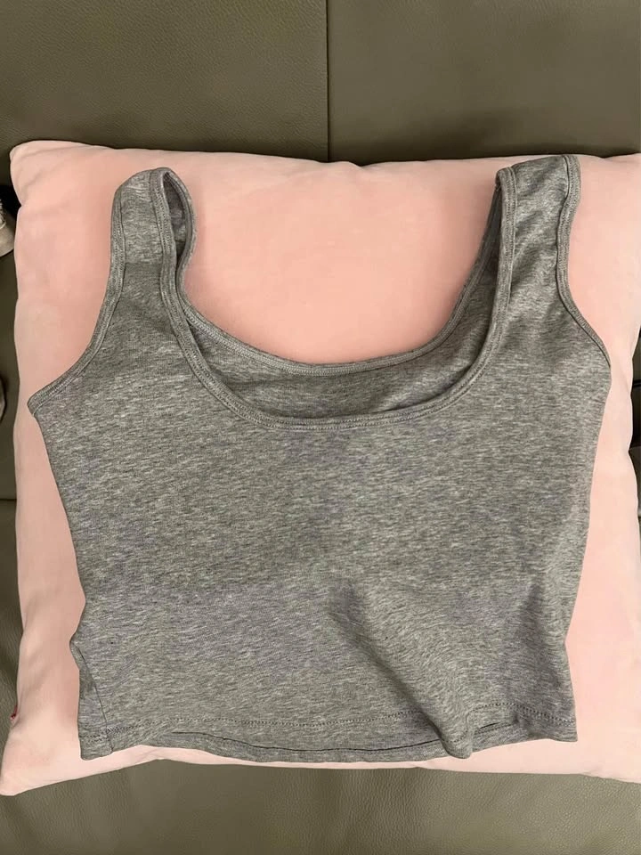Cropped tank top with built in bra - photo 2