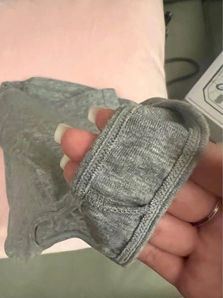 Cropped tank top with built in bra - photo 3
