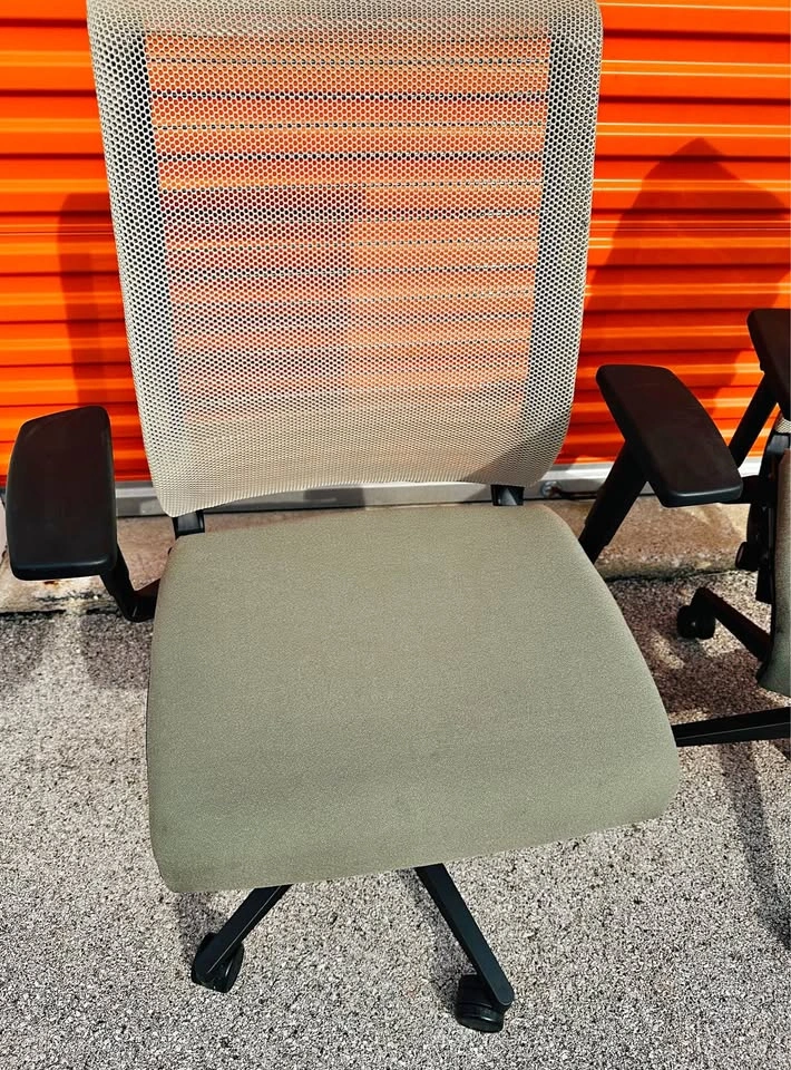 Steelcase V1 Think Ergonomic Office Chair (10 Available)