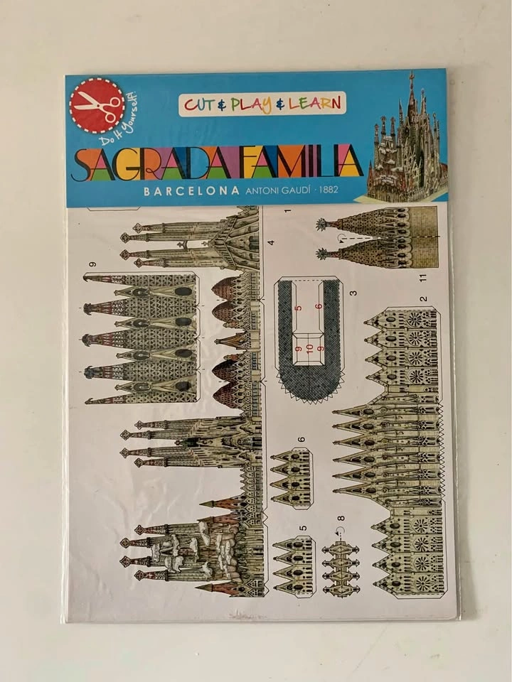 Kit in paper Sagrada Familla model