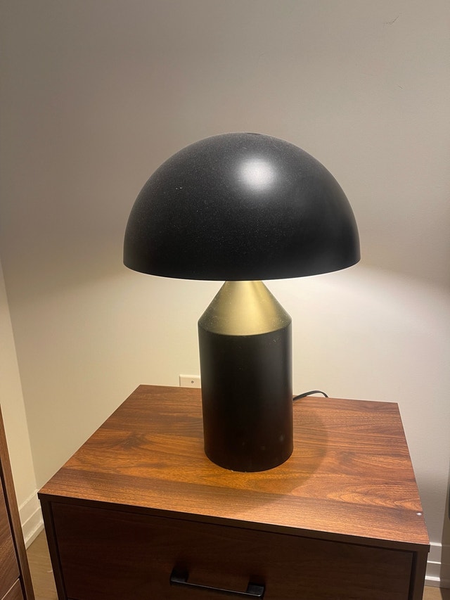 Stylish Black and Gold Table Lamp - photo 2