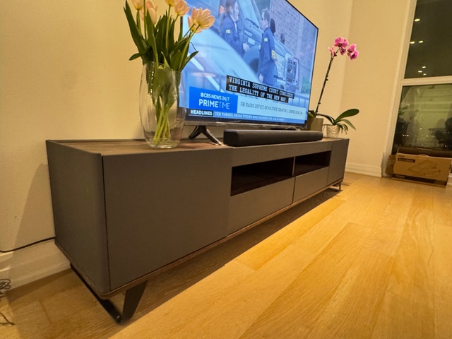 TV Stand - Stylish, Modern, 200x40x45 cm