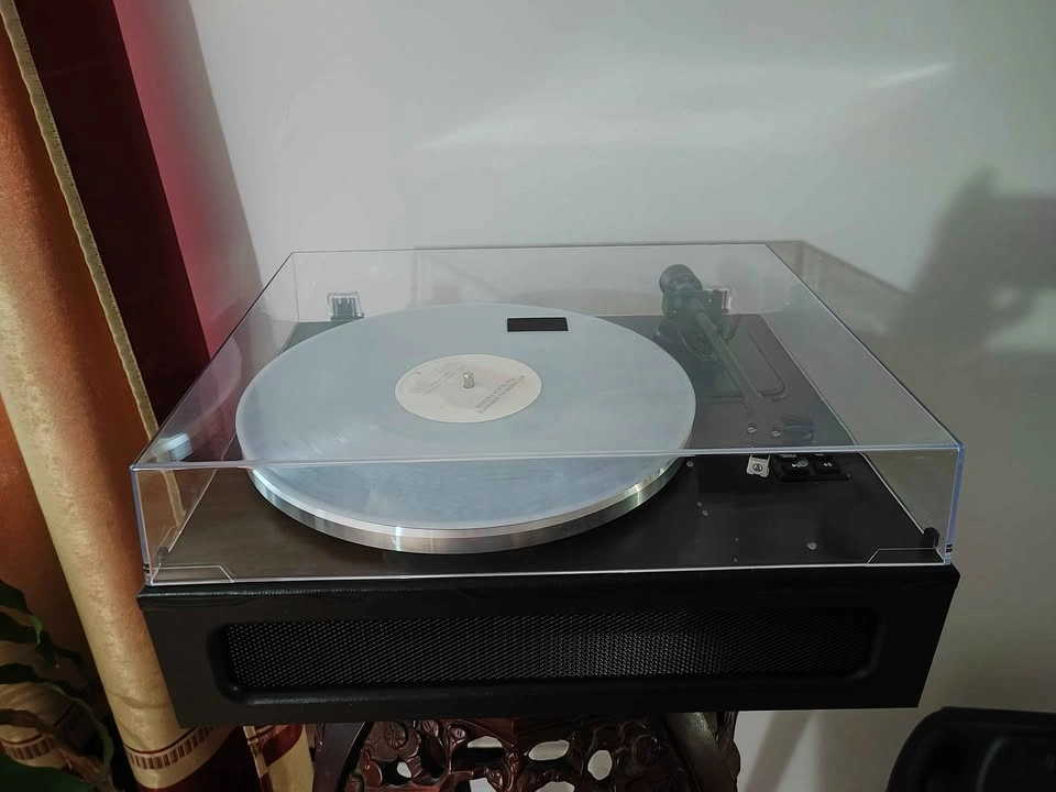 All in one Turntable with Built in speakers - photo 2