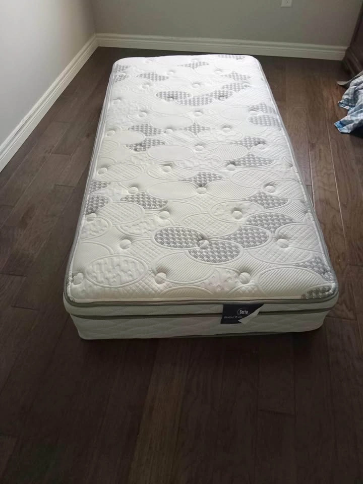 Black Metal Single/Twin Bed Frame+Mattress(Slats Included) - photo 2