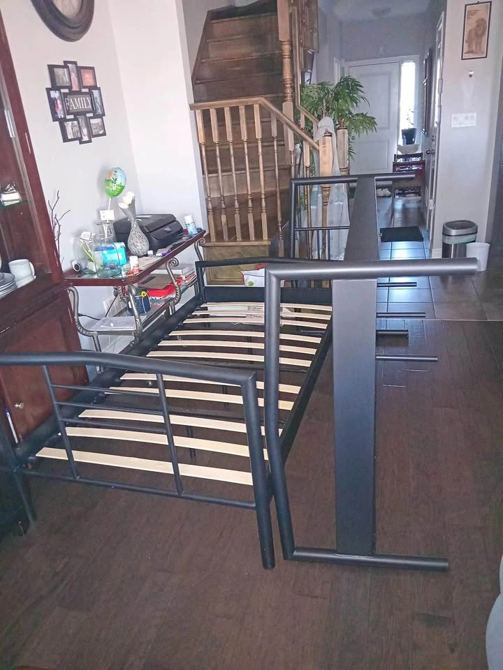 Black Metal Single/Twin Bed Frame + Mattress - photo 2