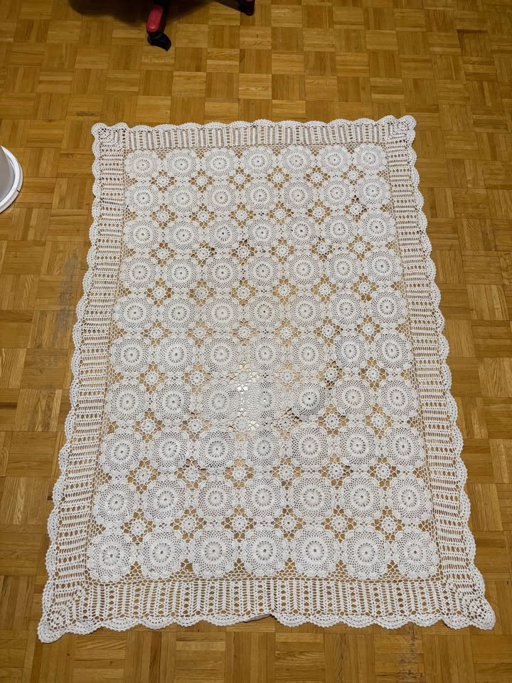 Crochet Table Cloth for Sale - photo 2