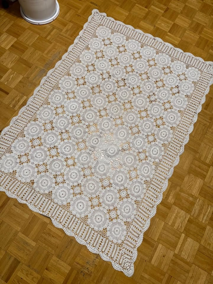 Crochet Table Cloth for Sale - photo 3