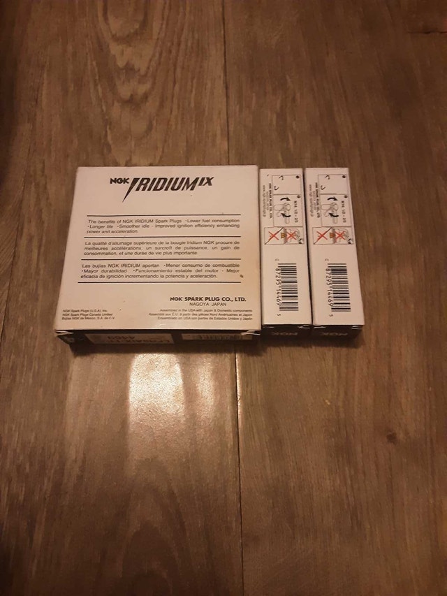 NGK Iridium IX Spark Plugs Set - photo 2