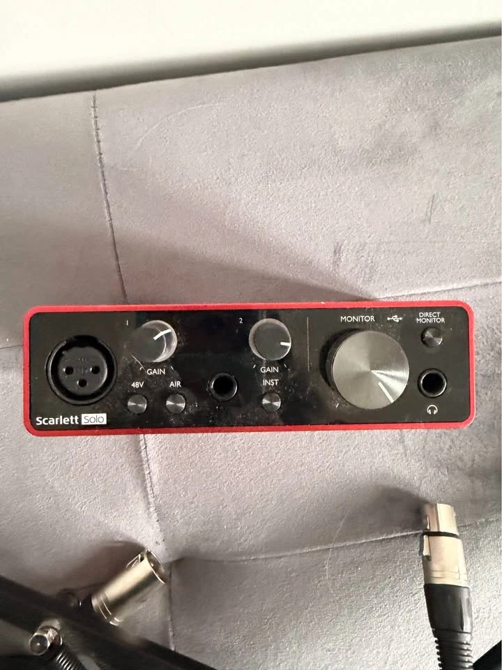 Focusrite Scarlett Red Solo 3rd Gen + AT2020 Mic Kit - photo 3