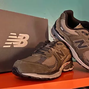 NEW BALANCE 2002R – Green/Grey