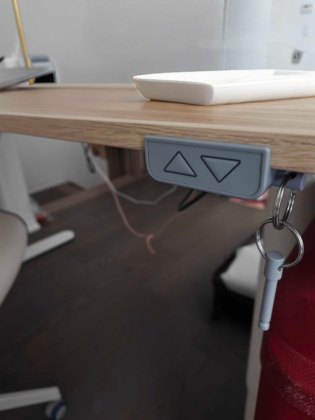 IKEA Bekant Electric Height Adjustable Table - photo 2