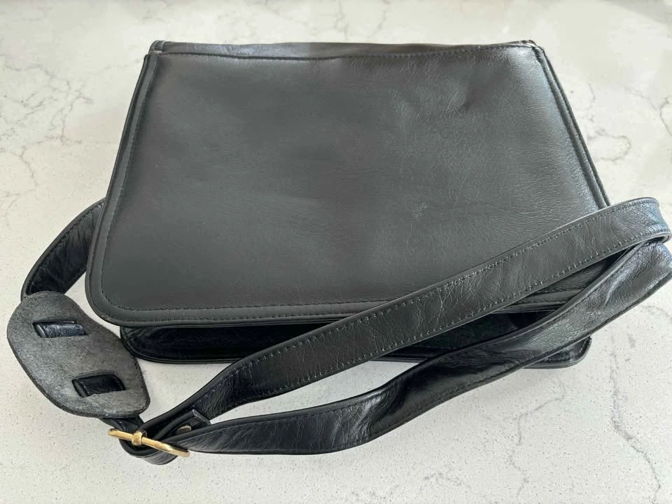 1970s Female RCMP Issued Gun/Duty Purse - photo 2
