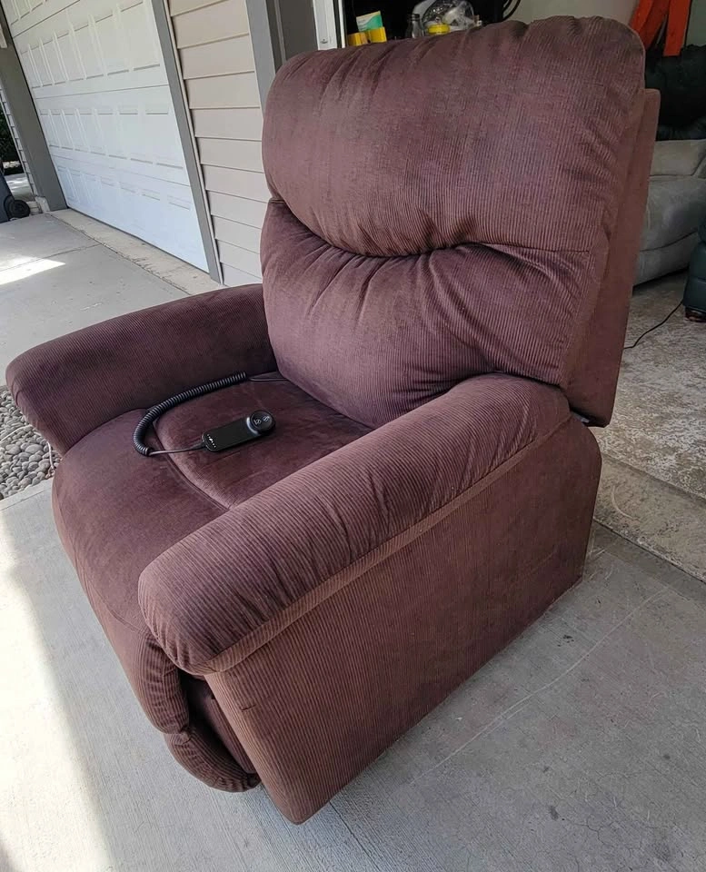 LaZBoy Electronic Lift Recliner - Free Delivery - photo 3