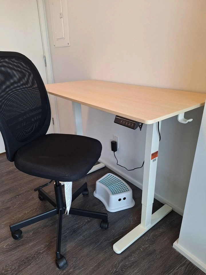 Adjustable desk with office chair (moving out sale) - photo 5
