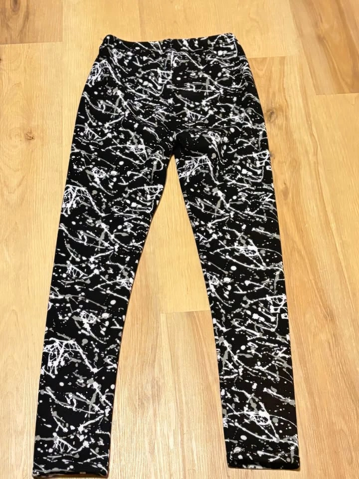 Just Cozy Black and White Paint Splatter Leggings - photo 2