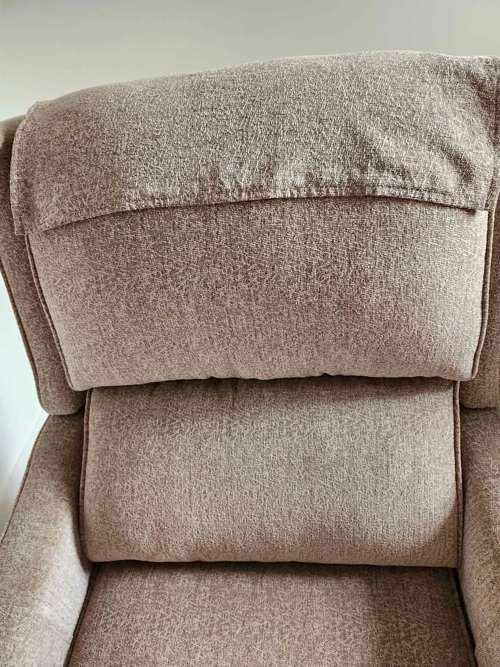 Set of 2 Modern Manual Recliners – Excellent Condition - photo 2