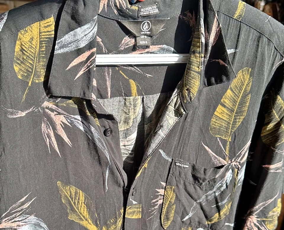 Volcom XL Modern Fit Tropical Button Up Shirt