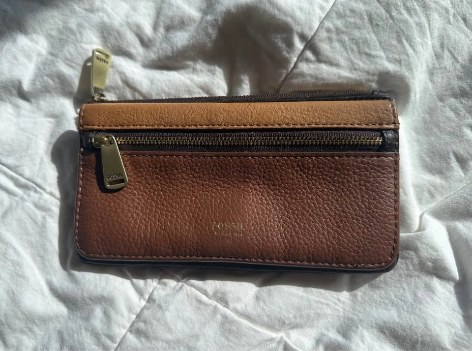 Fossil Genuine Leather Wallet Card Holder - must go today closet - photo 2