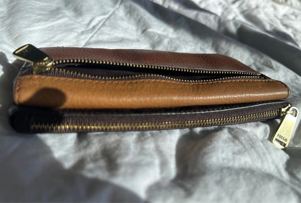 Fossil Genuine Leather Wallet Card Holder - must go today closet - photo 3