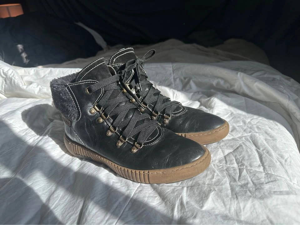 Josef Seibel Black Leather Sherpa Lined Boots EU 41 - photo 5