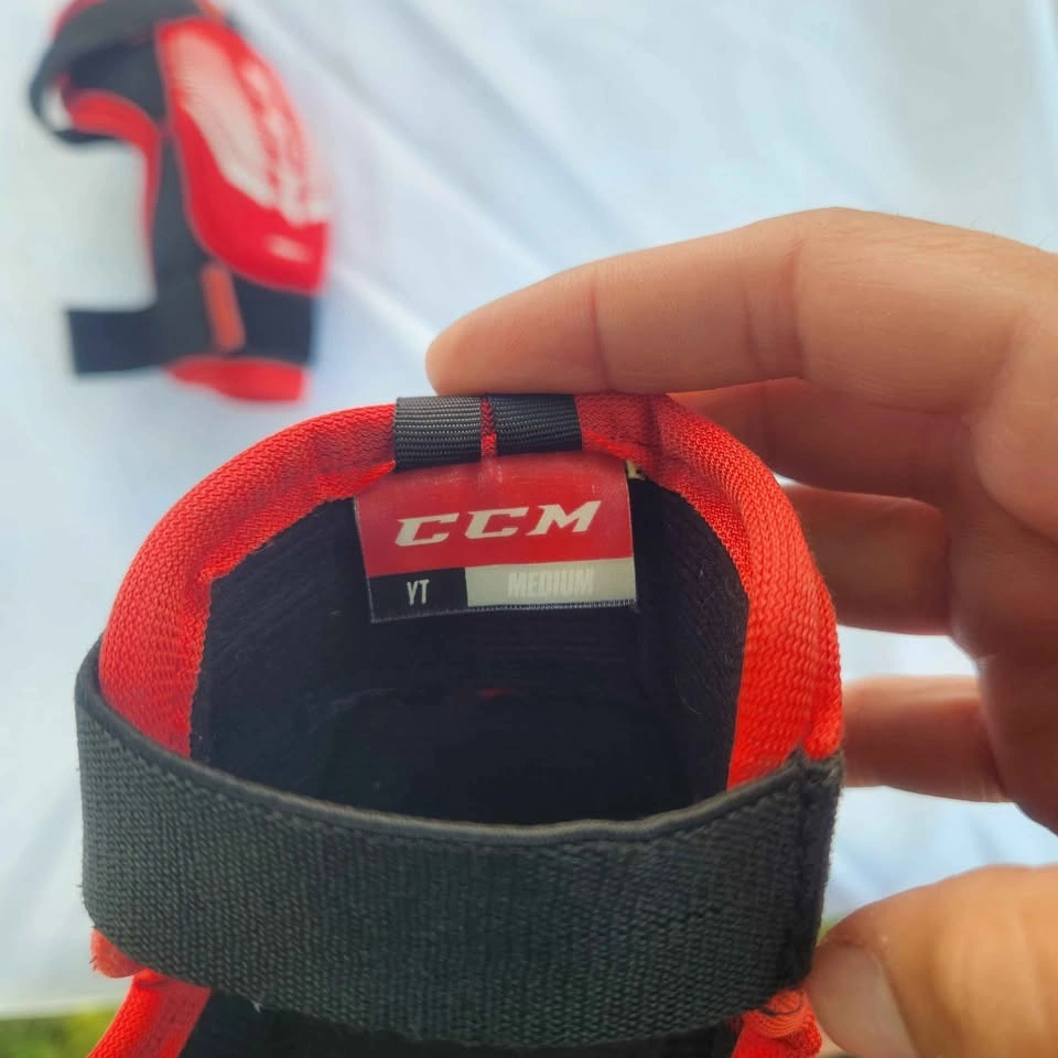 CCM - Elbow Pads - Youth Med - photo 2