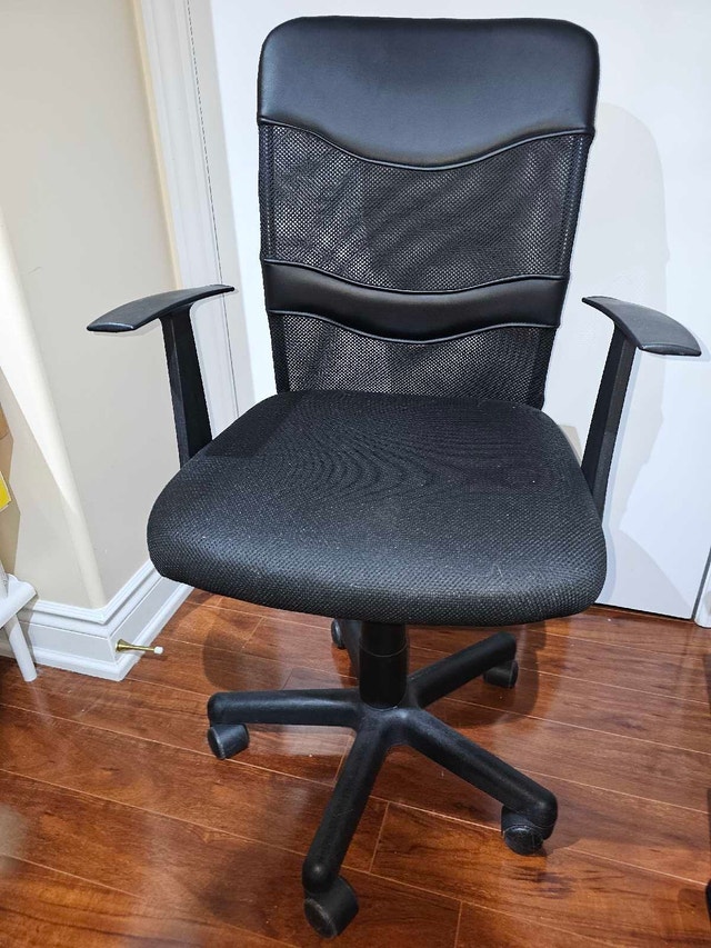 Black Compact Computer / Office Chair - Like New