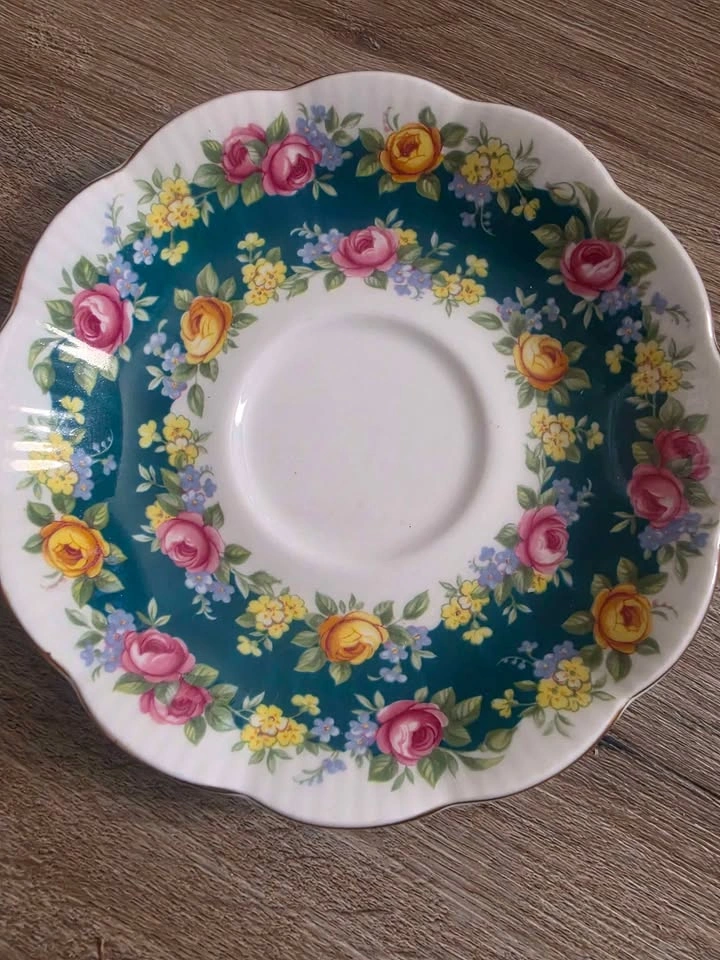 Royal Albert Bone China Garland Series Teacup and Saucer - photo 3