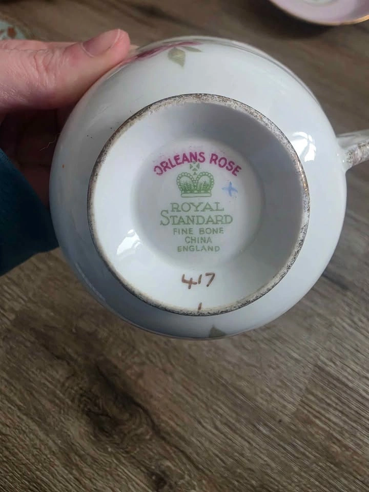 Royal Standard Orleans Rose Teacup and Saucer - photo 3