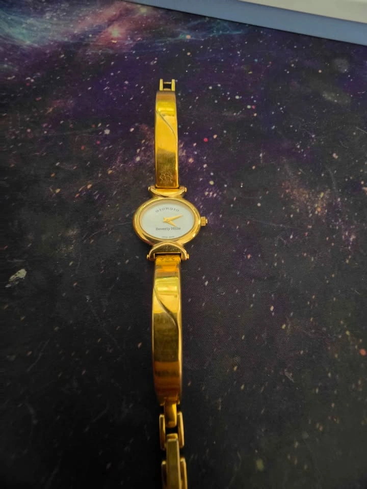 Giorgio Beverly Hills Swiss Made Gold Tone Bangle Watch - photo 2