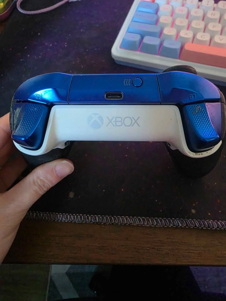 Xbox Elite Series 2 Controller Blue and White - photo 3