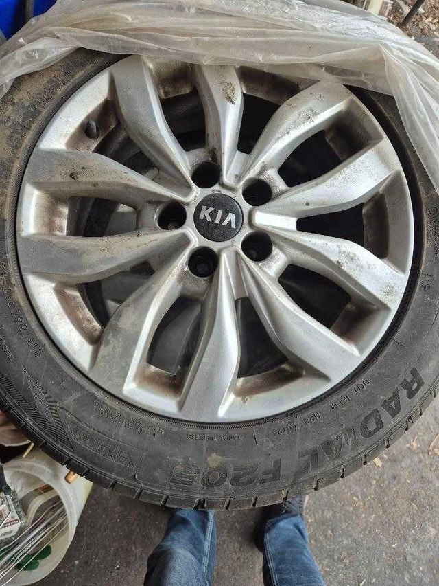 Kia Optima 17 inch factory alloy wheels