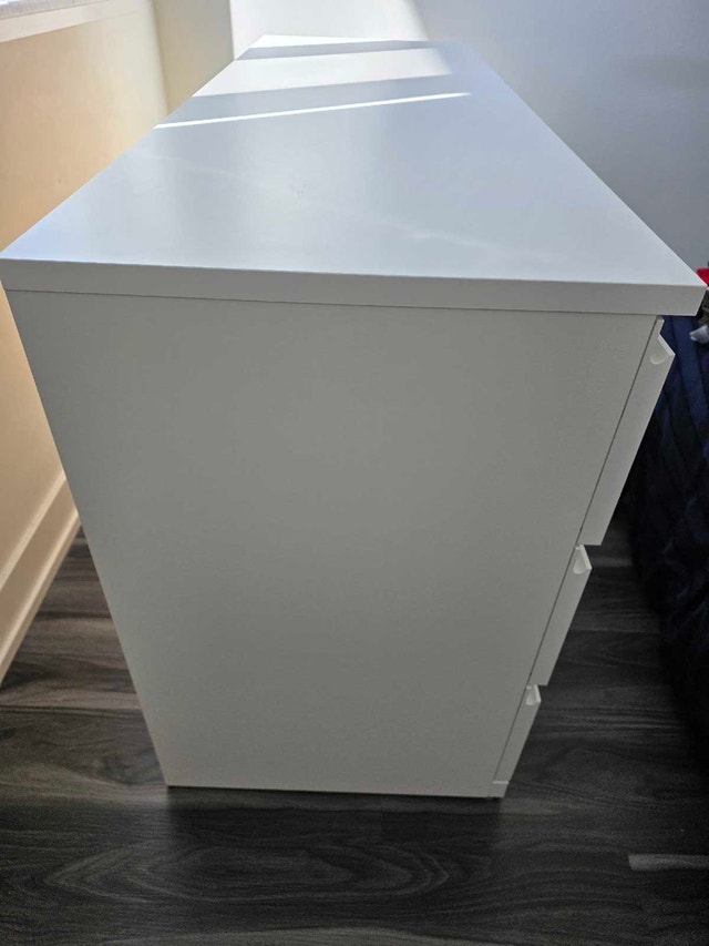Like New Ikea Storklinta Dresser 6 Drawers White - photo 4