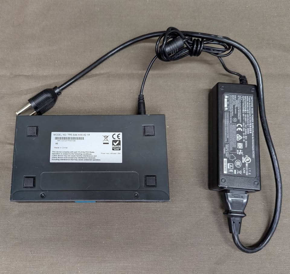 8 port fast ethernet switch with PoE, TrendNET TPE-S44 - photo 2