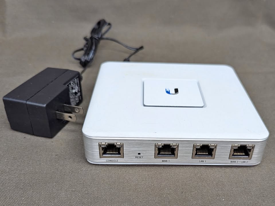 Ubiquiti Unifi Security Gateway Router USG