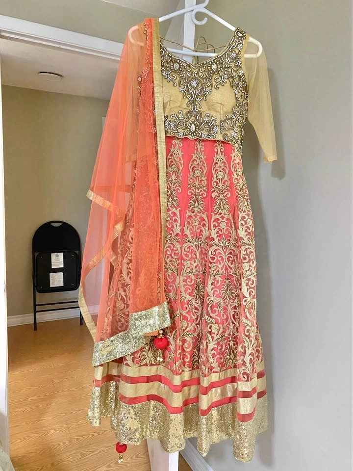 Beautiful Brand New Heavily Embellished Lehnga - photo 5