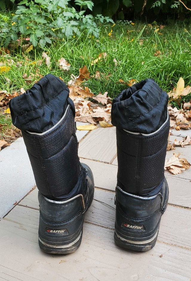 Baffin winter boots children's size 4 - photo 4