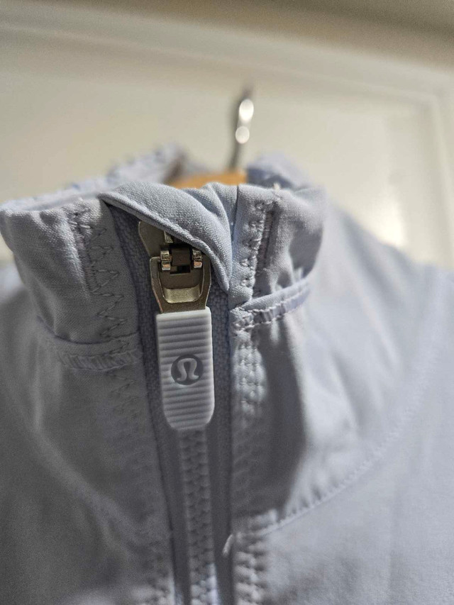 Lululemon zip up Jacket Size 6 - photo 3