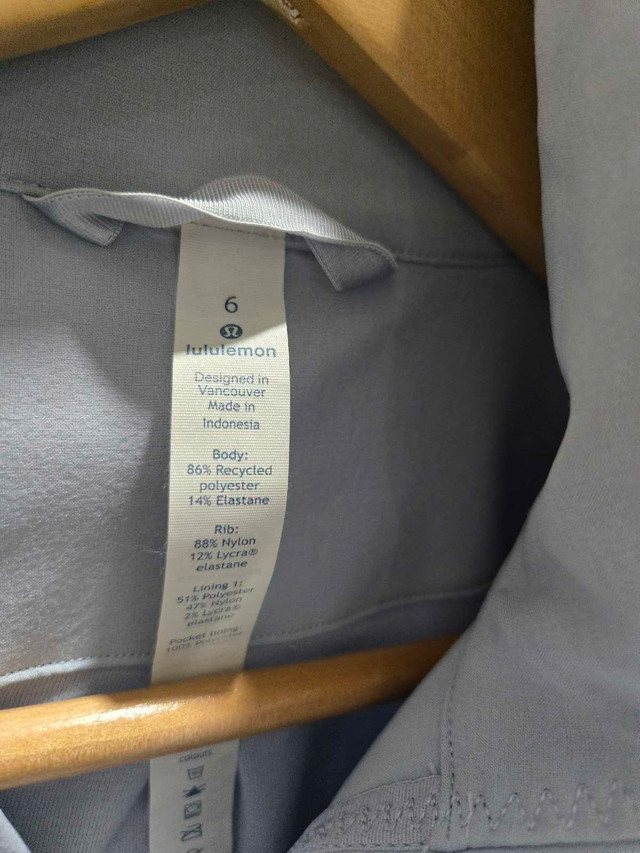 Lululemon zip up Jacket Size 6 - photo 4